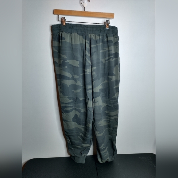 Splendid Camo Rayon Joggers, size XXL, women's - Picture 3 of 9
